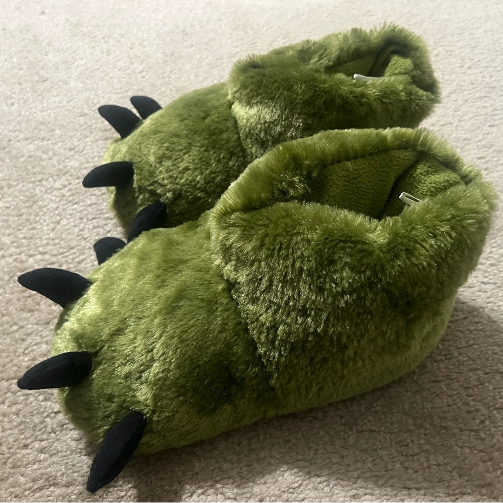 Old Navy Fuzzy Green Dinosaur Claw Slippers